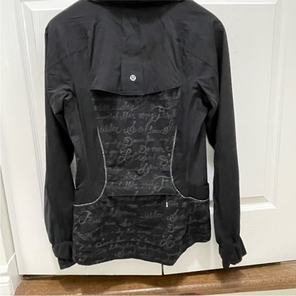 Vintage lululemon velocity running jacket - wet - dry - warm. waterproof